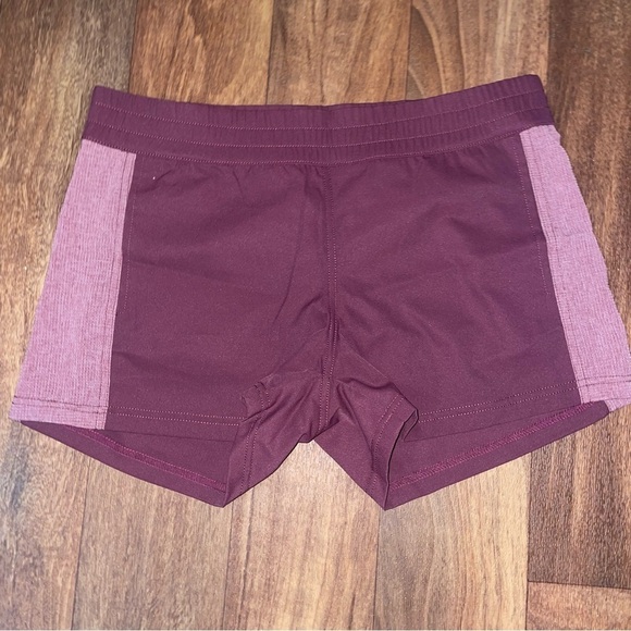 Kuhl Pants - Kuhl‎ Women’s Riptide Short Activewear 3” Inseam Burgundy Maroon